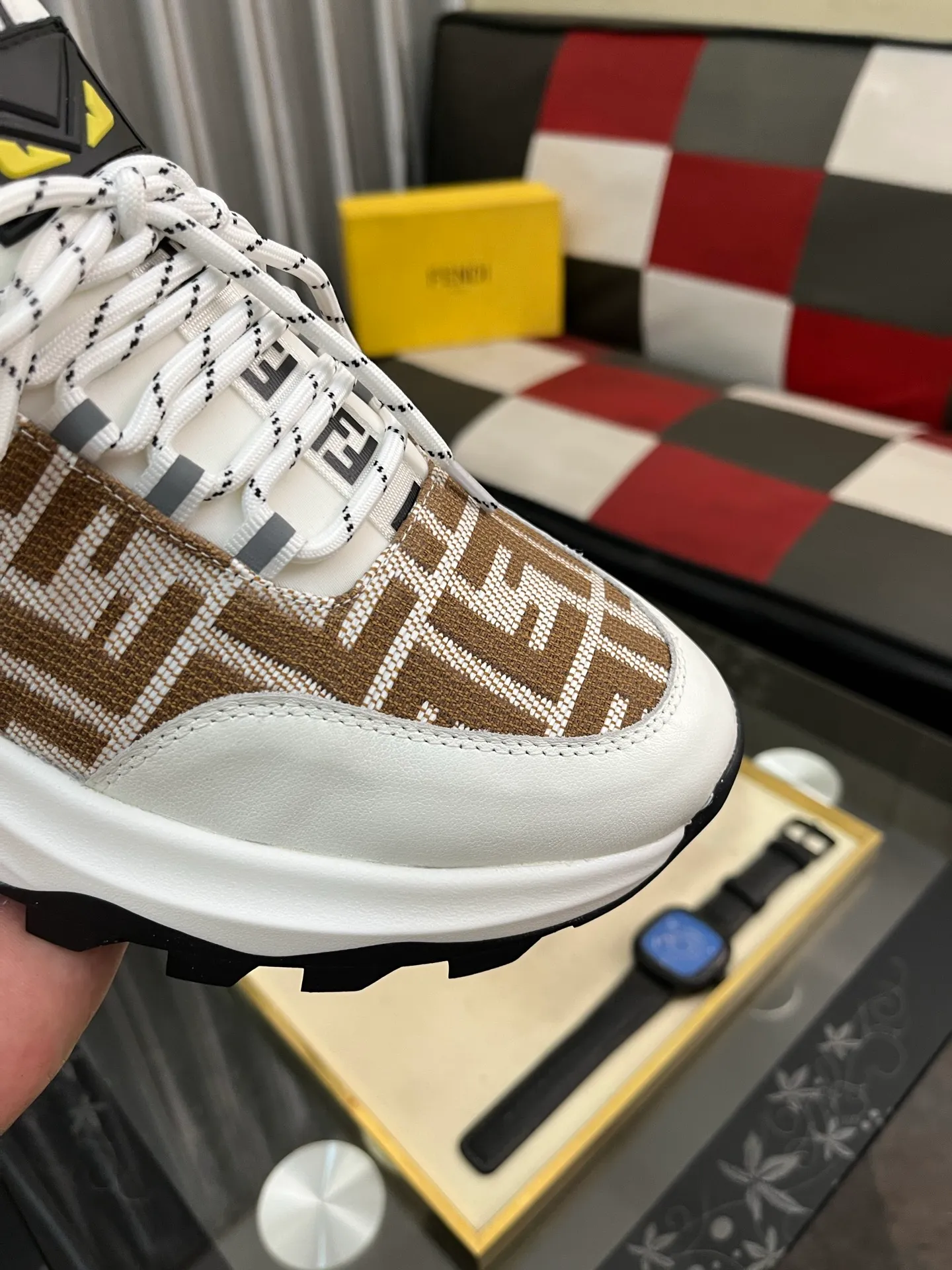 Men's Men's Shoes💰458⌚️⌚️[FENDI] Fendi's classic and comfortable men's, this complex sneaker is made of soft calfskin➕genuine leather lining➕original ultra-light rubber material with rough outsole. This unique light style is suitable for the casual and refined sensibility of this season. It is comfortable and natural on the feet. It is an everyday style for casual travel in autumn and winter! 38−443️⃣colors available